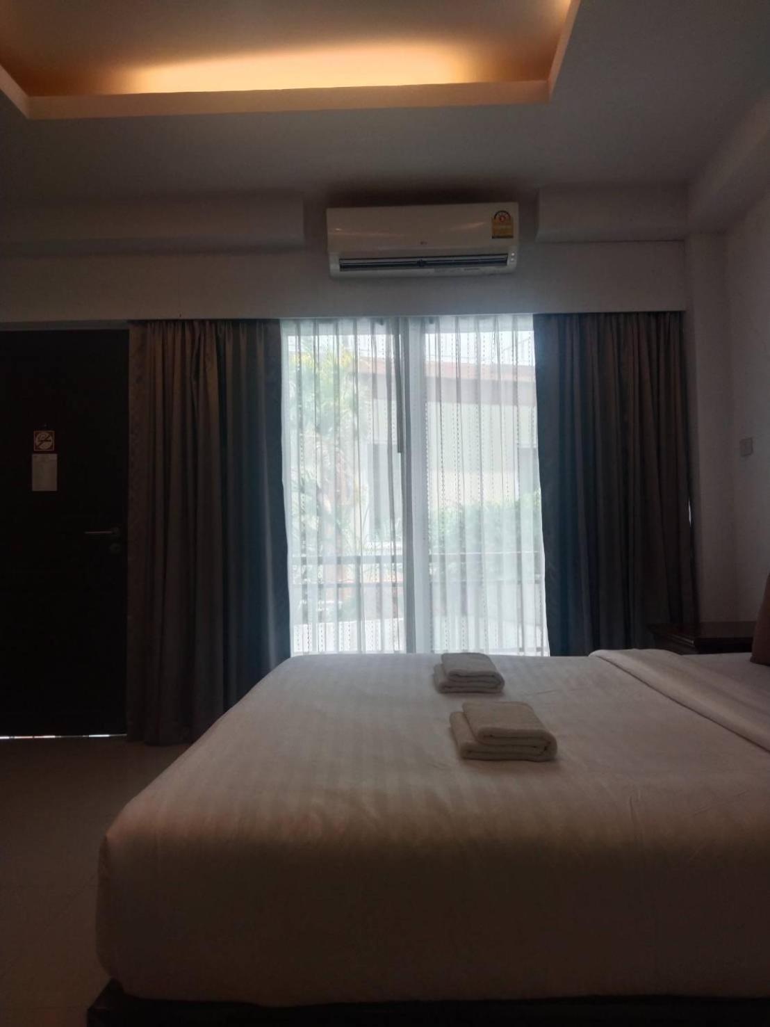 Sota Residence Pattaya Exteriör bild
